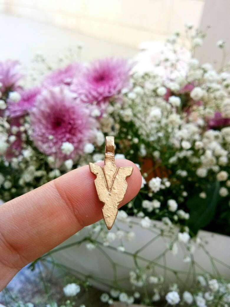 Brass Arrowhead Charms with rustic detailing – Ideal for handmade jewelry making.