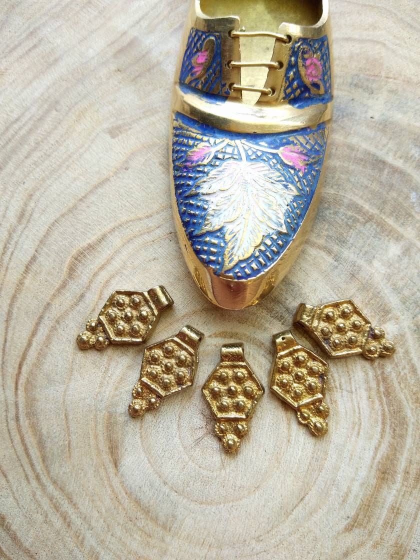 Brass Jewelry Connector for unique craft projects – Shop high-quality findings now!