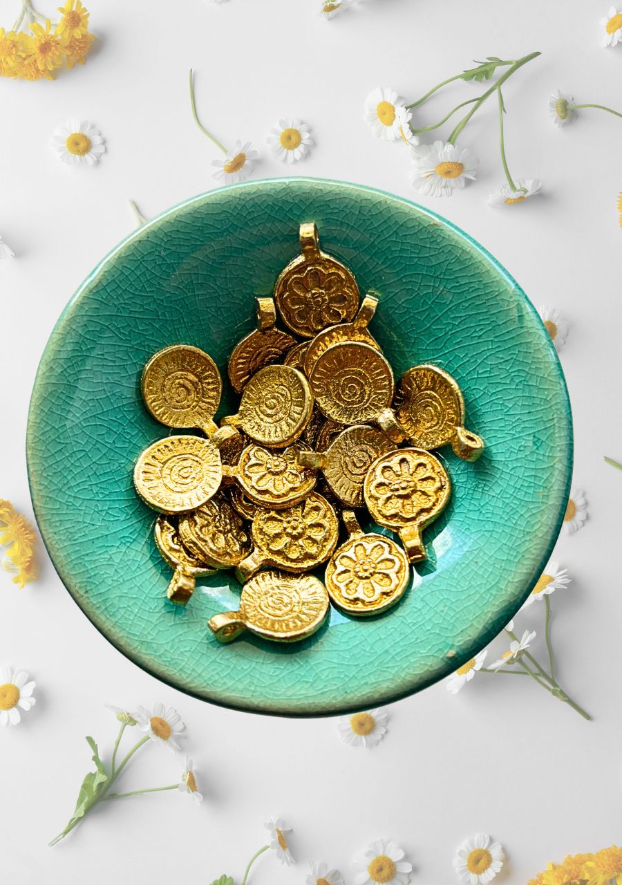 Flower/Shell Round Charms