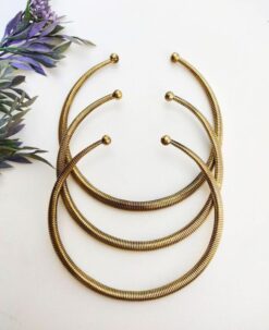 Ribbed Finish Brass Choker Set