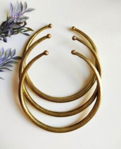 Honeycomb Finish Brass Choker Set