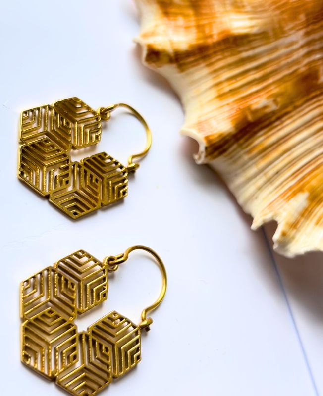 5/20 Pairs Honeycomb Pattern Hoop Brass Earrings
