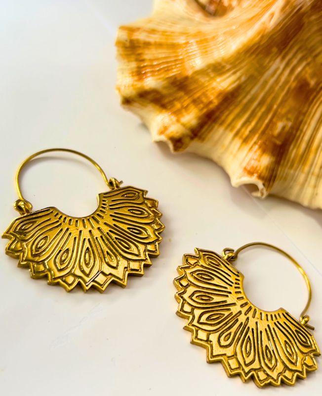 5/20 Pairs Crafted Sunburst Hoop Brass Earrings