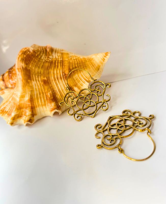 5/20 Pairs Ornate Celtic Heart Hoop Brass Earrings