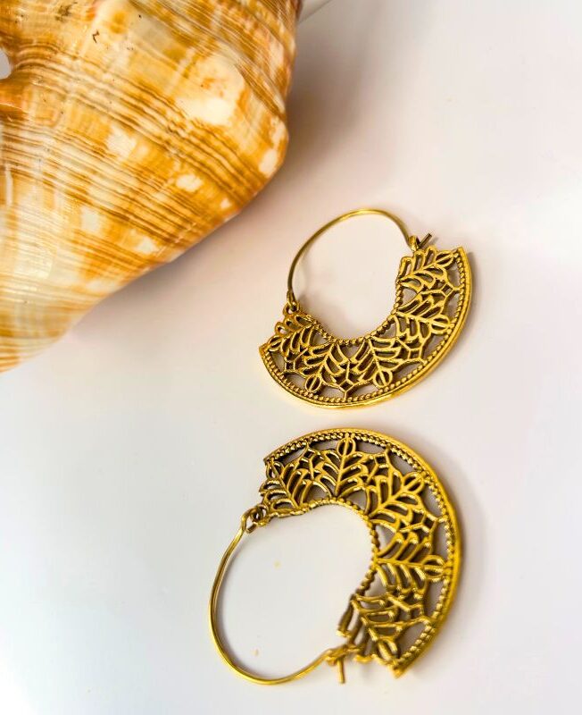 5/20 Pairs Leaf Lattice Hoop Brass Earrings