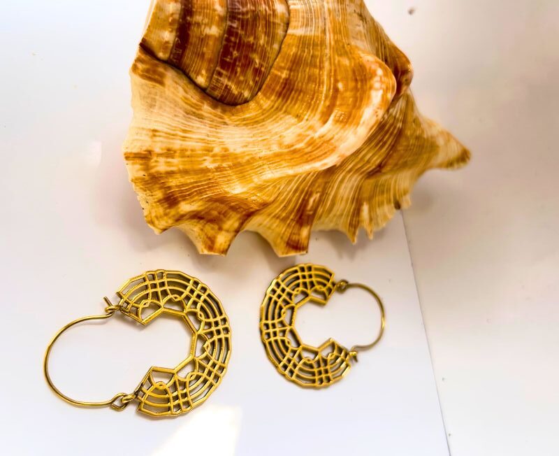 5/20 Pairs Geometric Webbed Hoop Brass Earrings