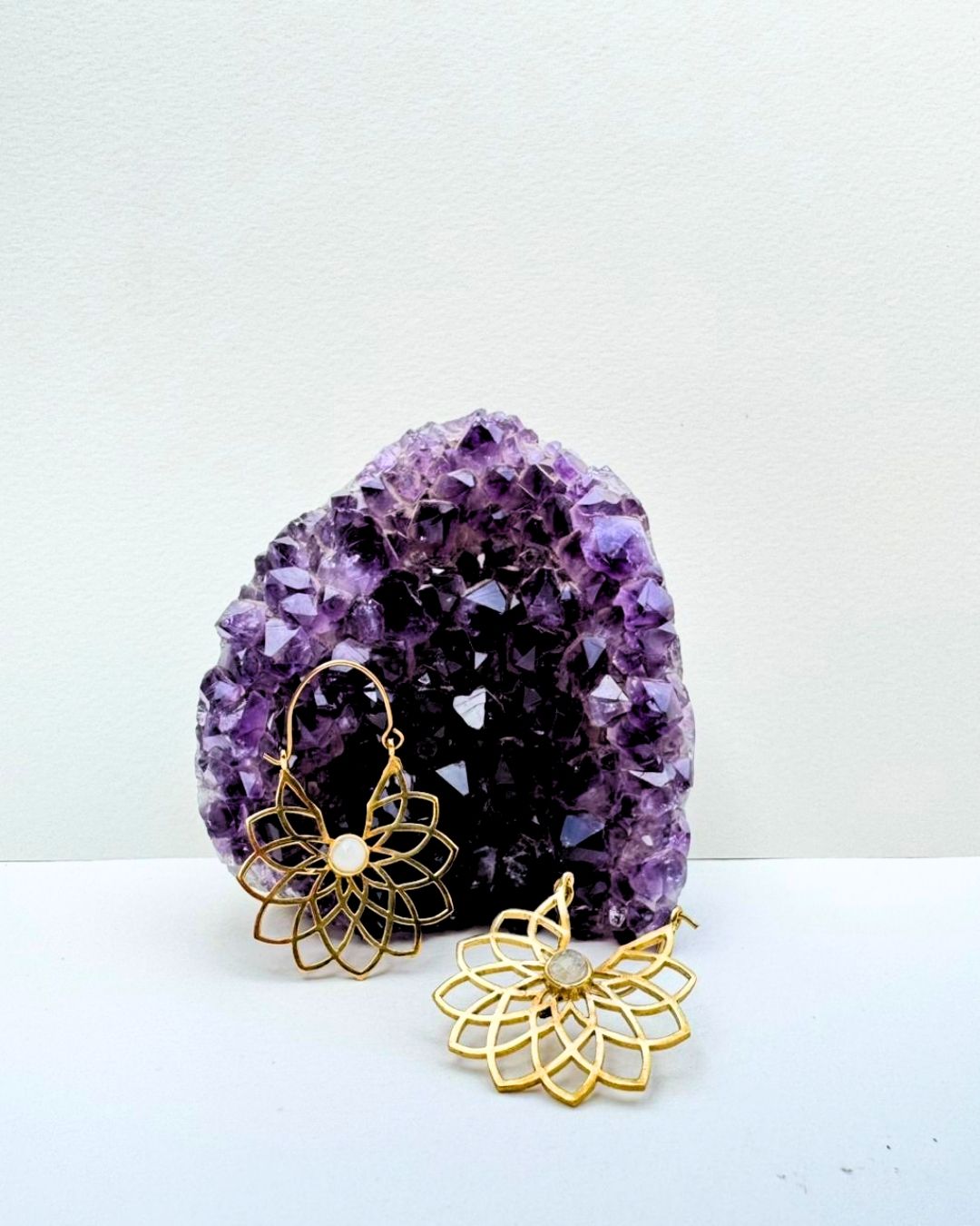 5/20 Pairs Moonstone Lotus Brass Earrings