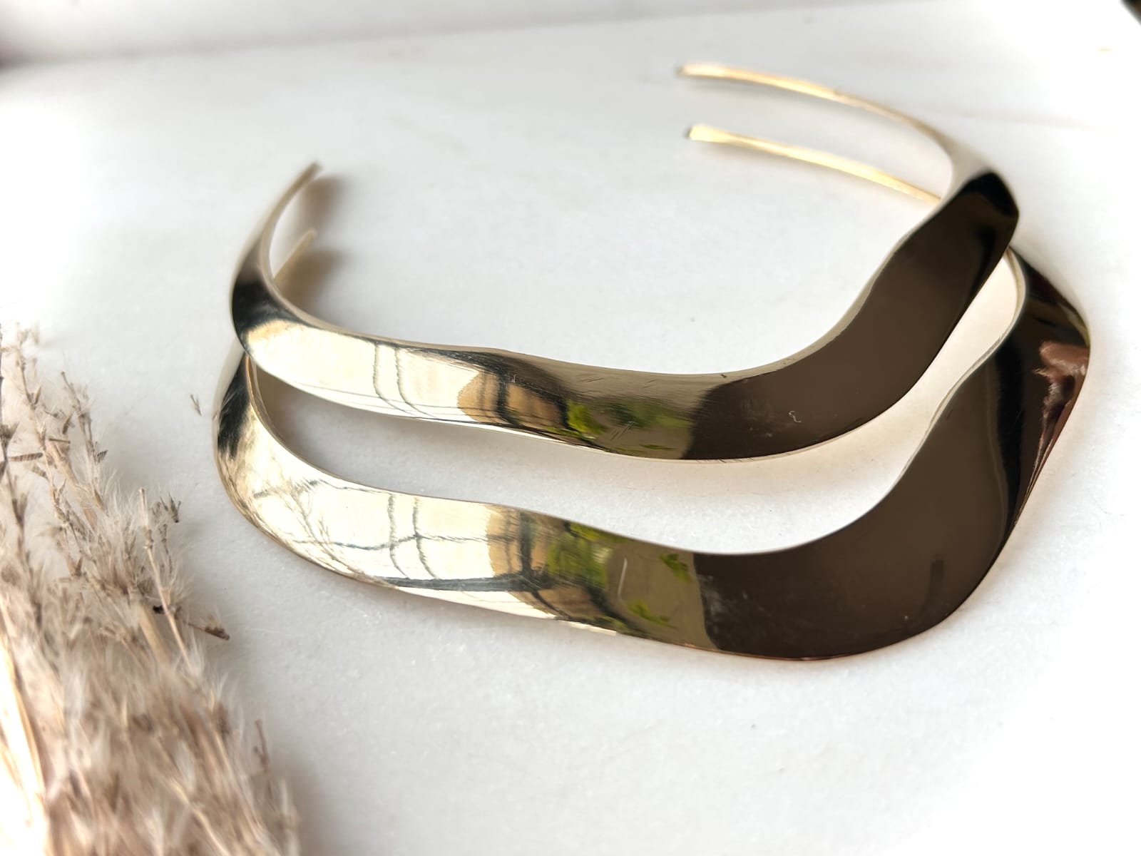 Sculpted Horizon Brass Choker Set