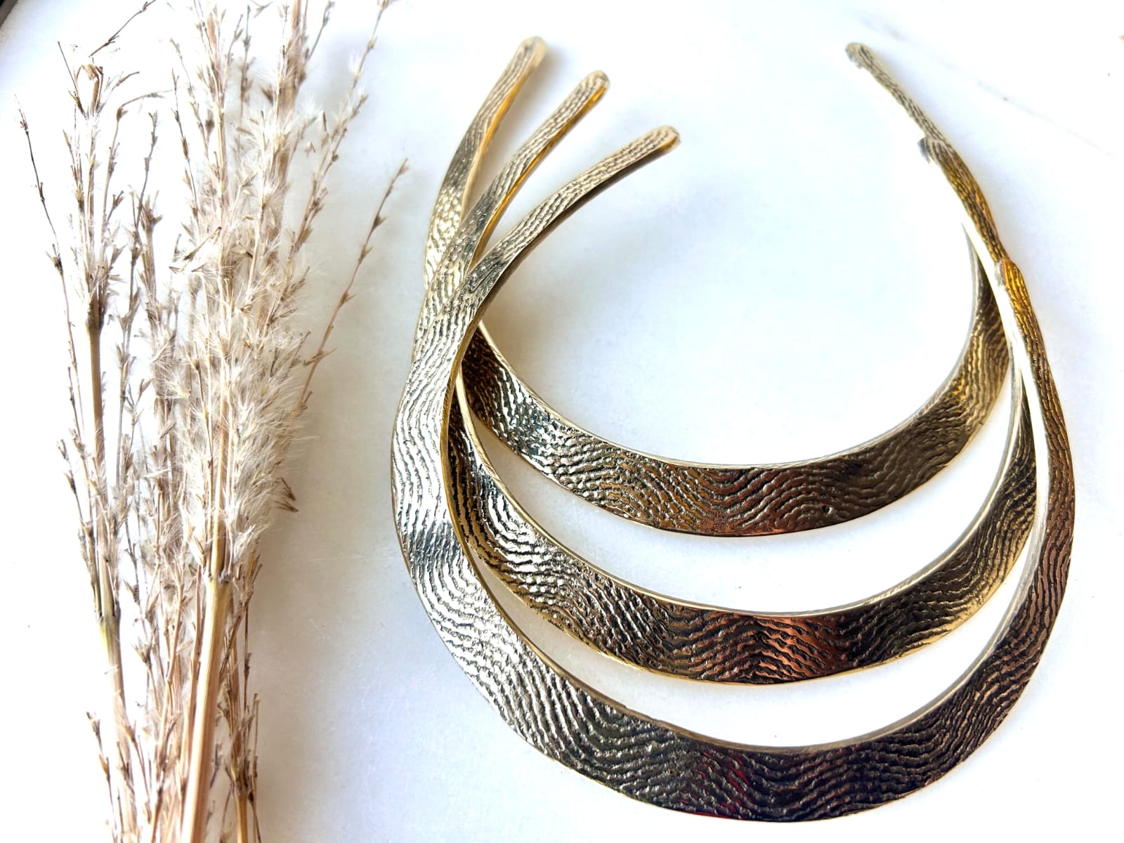 Organic Wave Brass Choker Set